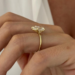 3.0 CT Pear Cut Moissanite Solitaire Style Engagement Ring