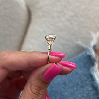 1.50 CT Oval Cut Moissanite Dainty Style Engagement Ring