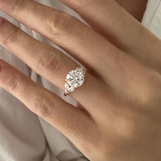 2.0 CT Round Brilliant Cut Moissanite Cluster Style Engagement Ring