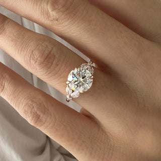 2.0 CT Round Brilliant Cut Moissanite Cluster Style Engagement Ring