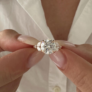 2.0 CT Round Brilliant Cut Moissanite Cluster Style Engagement Ring