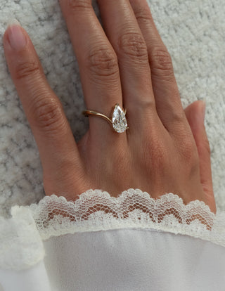 1.0 -3.0 CT Pear Shaped Lab Grown Diamond Soliatire Style Engagement Ring