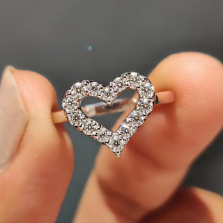 0.5 TWC Round Cut Moissanite HeartShape Engagement Ring