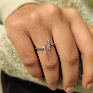 0.3 TWC Round Cut Moissanite Engagement Ring