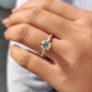 1.0 - 2.0 CT Round Cut Moissanite Engagement Ring