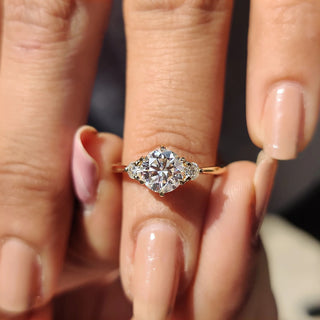 0.5 - 1.5 CT Round Cut Moissanite Three Stone Engagement Ring