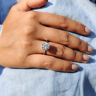 1.0 - 2.0 CT Round Cut Moissanite Solitaire Engagement Ring