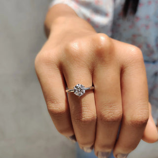 0.5 - 1.5 CT Round Cut Moissanite Solitaire Engagement Ring