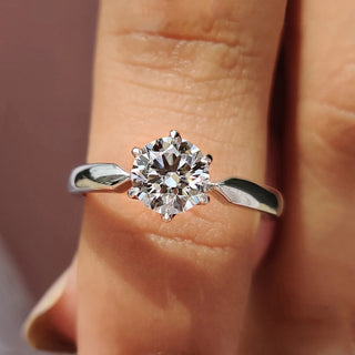 0.80-1.50 CT Round Cut Moissanite Solitaire Engagement Ring