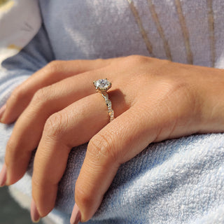 1.0 - 2.0 CT Round Cut Moissanite Engagement Ring