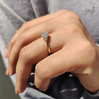 0.5 - 1.5 CT Round Cut Moissanite Three Stone Engagement Ring