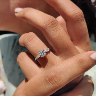 1.0 - 2.0 CT Round Cut Moissanite Cluster Engagement Ring