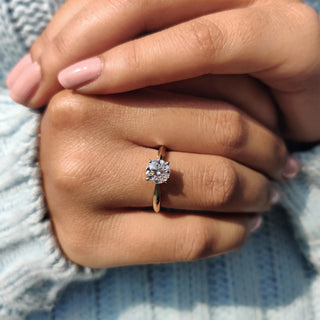 1.0 - 2.0 CT Round Cut Moissanite Engagement Ring