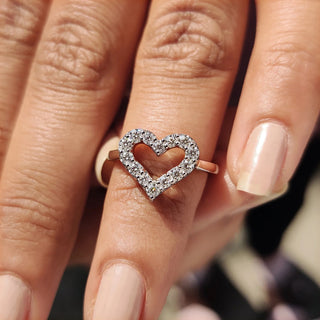 0.5 TWC Round Cut Moissanite HeartShape Engagement Ring