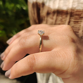 1.0 - 2.0 CT Round Cut Moissanite Engagement Ring