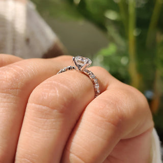 1.0-2.0 CT Round Cut Moissanite Pave Engagement Ring