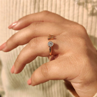 1.0 CT Round Cut Moissanite Engagement Ring