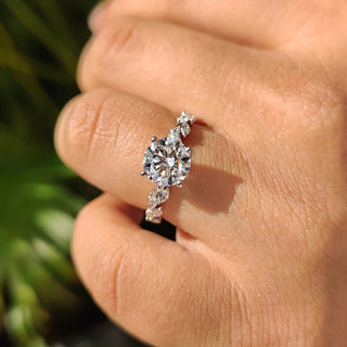 1.0-2.0 CT Round Cut Moissanite Pave Engagement Ring