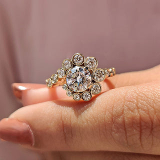 1.0 - 2.0 CT Round Cut Moissanite Halo Engagement Ring