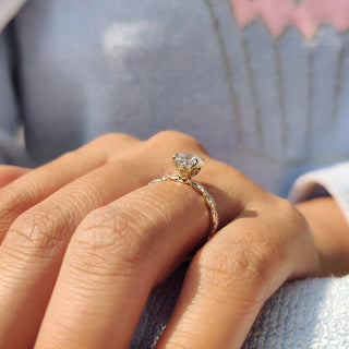 1.0 - 2.0 CT Round Cut Moissanite Engagement Ring