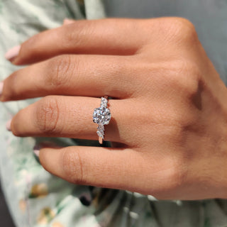 1.0 - 2.0 CT Round Cut Moissanite Cluster Engagement Ring