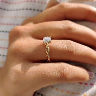 1.0 - 2.0 CT Round Cut Moissanite Twisted Engagement Ring