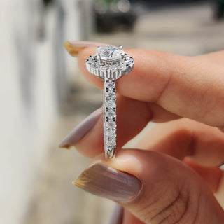 1.0 - 2.0 CT Round Cut Moissanite Halo Engagement Ring