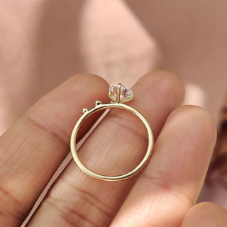 0.5 - 1.5 CT Round Cut Moissanite Three Stone Engagement Ring