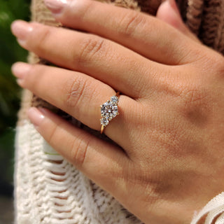 1.0-2.0 CT Round Cut Moissanite Three Stone Engagement Ring