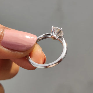 1.0 - 2.0 CT Round Cut Moissanite Engagement Ring