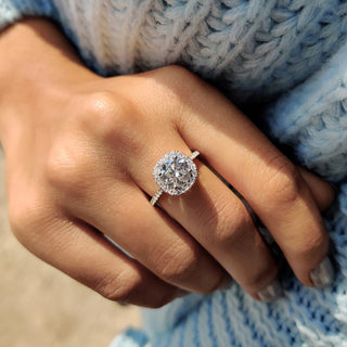 1.0 - 2.0 CT Round Cut Moissanite Halo Engagement Ring