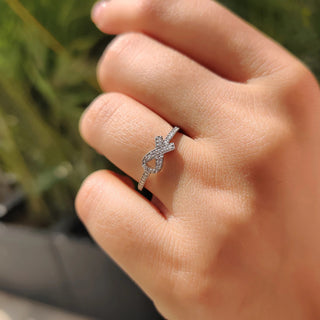 0.6 TWC Round Cut Moissanite Engagement Ring