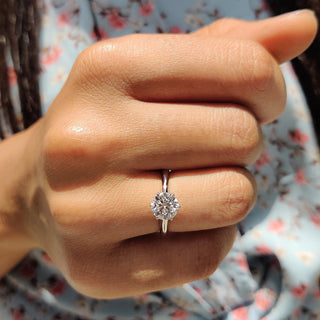 0.5 - 1.5 CT Round Cut Moissanite Solitaire Engagement Ring