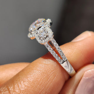 1.0 - 2.0 CT Round Cut Moissanite Three Stone Engagement Ring