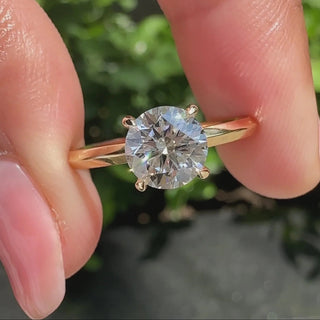 1.0 - 2.0 CT Round Cut Moissanite Engagement Ring