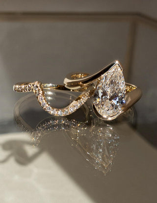 1.0 - 2.5 CT Pear Shaped Lab Grown Diamond Solitaire Style Bridal Set