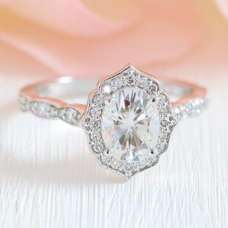 1.50CT Vintage Floral Oval Ring Cut Moissanite Halo Engagement Ring Set