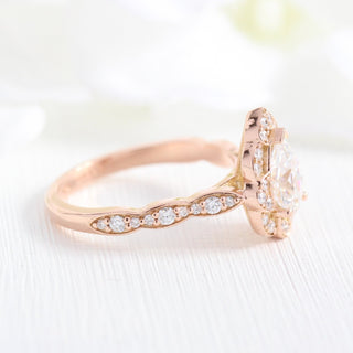 1.0CT Vintage Floral Pear Cut Diamond Moissanite Halo Engagement Ring