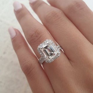 3.0 CT Emerald Cut Moissanite Diamond Halo Engagement Ring
