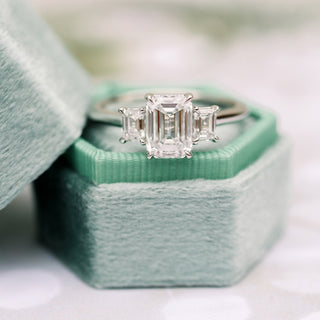 2.0CT Emerald Moissanite Three Stones Engagement Ring