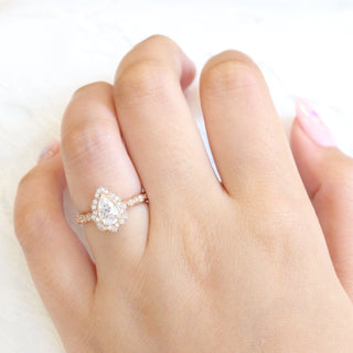 1.0CT Vintage Floral Pear Cut Diamond Moissanite Halo Engagement Ring