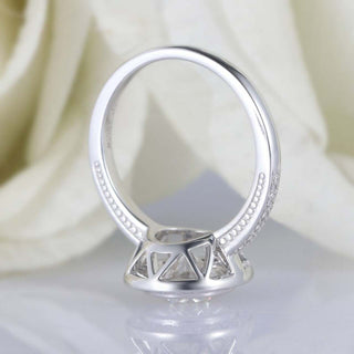 1.5CT Round Brilliant Cut Halo Moissanite Engagement Ring