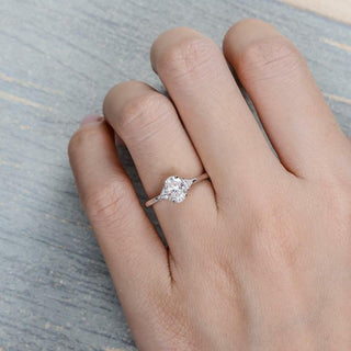 1.0CT Oval Cut 3 Stone Moissanite Diamond Engagement Ring