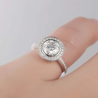 1.5CT Round Brilliant Cut Halo Moissanite Engagement Ring