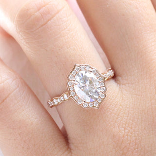 2.0CT Vintage Floral Oval Cut Diamond Moissanite Halo Engagement Ring