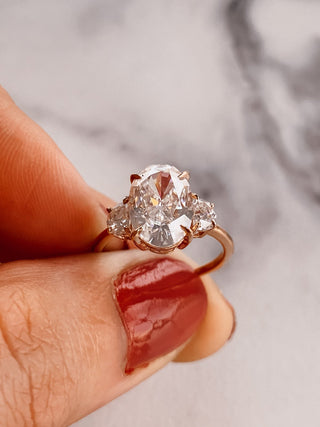 2.0CT 3 Stone Oval Cut Diamond Moissanite Engagement Ring