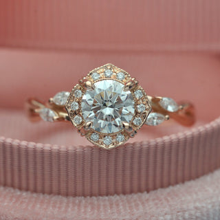 1.0 CT Round Halo Cluster Vintage Moissanite Engagement Ring