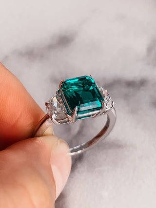 3.0CT Emerald Moissanite 3 Stones Engagement Ring