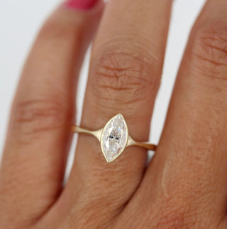 1CT Marquis Cut Diamond Moissanite Solitaire Engagement Ring