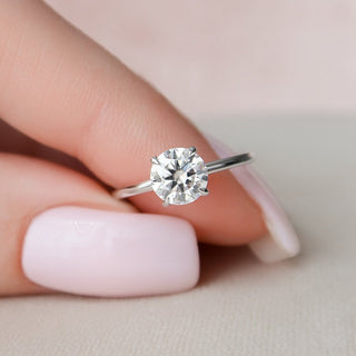 1.0CT Round Cut Moissanite Solitaire Style Engagement Ring